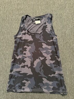 Prana women’s  Charcoal and Black Camouflage Tank size Small